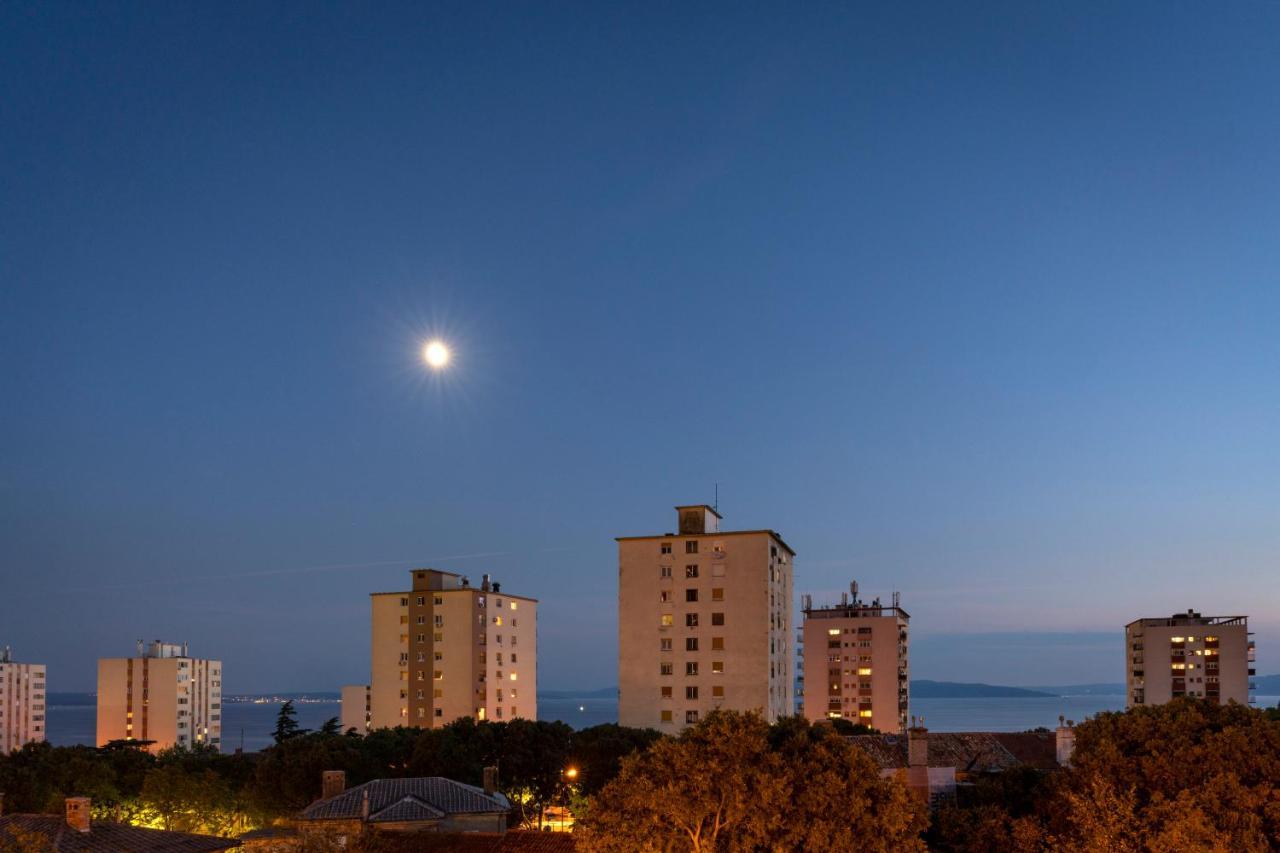 Paha-Paha Modern Apartment With Sea View, Fast Wi-Fi, And Free Parking! Rijeka Luaran gambar