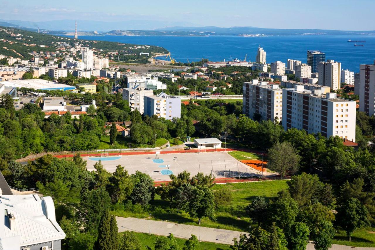 Paha-Paha Modern Apartment With Sea View, Fast Wi-Fi, And Free Parking! Rijeka Luaran gambar